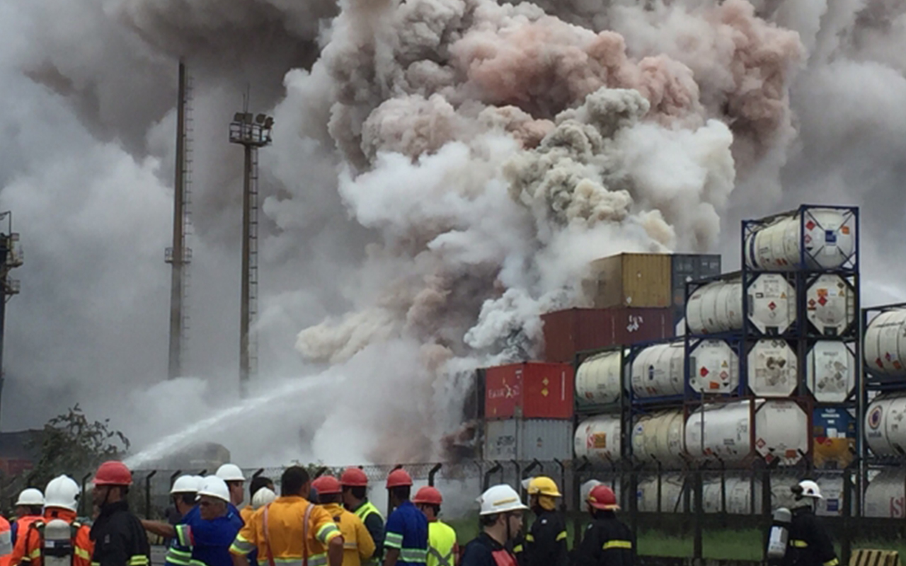 Vazamento químico seguido de incêndio no Porto de Santos / Foto: Coordenadoria Estadual de Defesa Civil de São Paulo